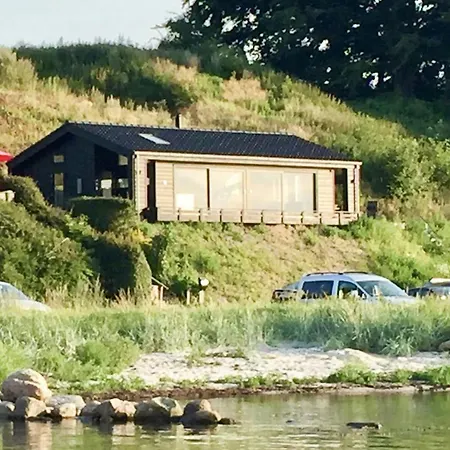 Strandhus Med Panoramaudsigt Ved Anslet 別荘 ハザスレウ