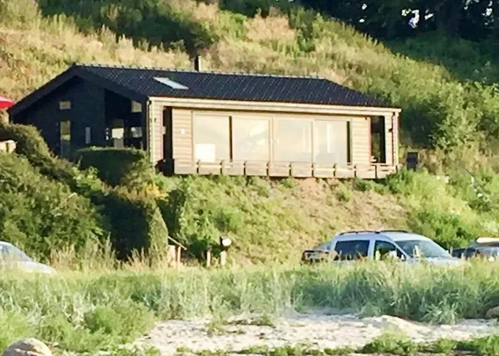 Strandhus Med Panoramaudsigt Ved Anslet 別荘 ハザスレウ