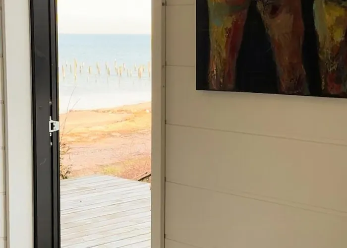 Strandhus Med Panoramaudsigt Ved Anslet 別荘 ハザスレウ