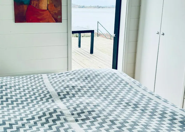 Strandhus Med Panoramaudsigt Ved Anslet ハザスレウ