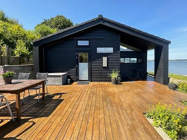Nyaraló Beach House With Panoramic View At Anslet Beach *