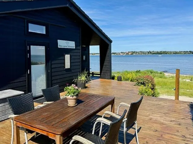 Beach House With Panoramic View At Anslet Beach *